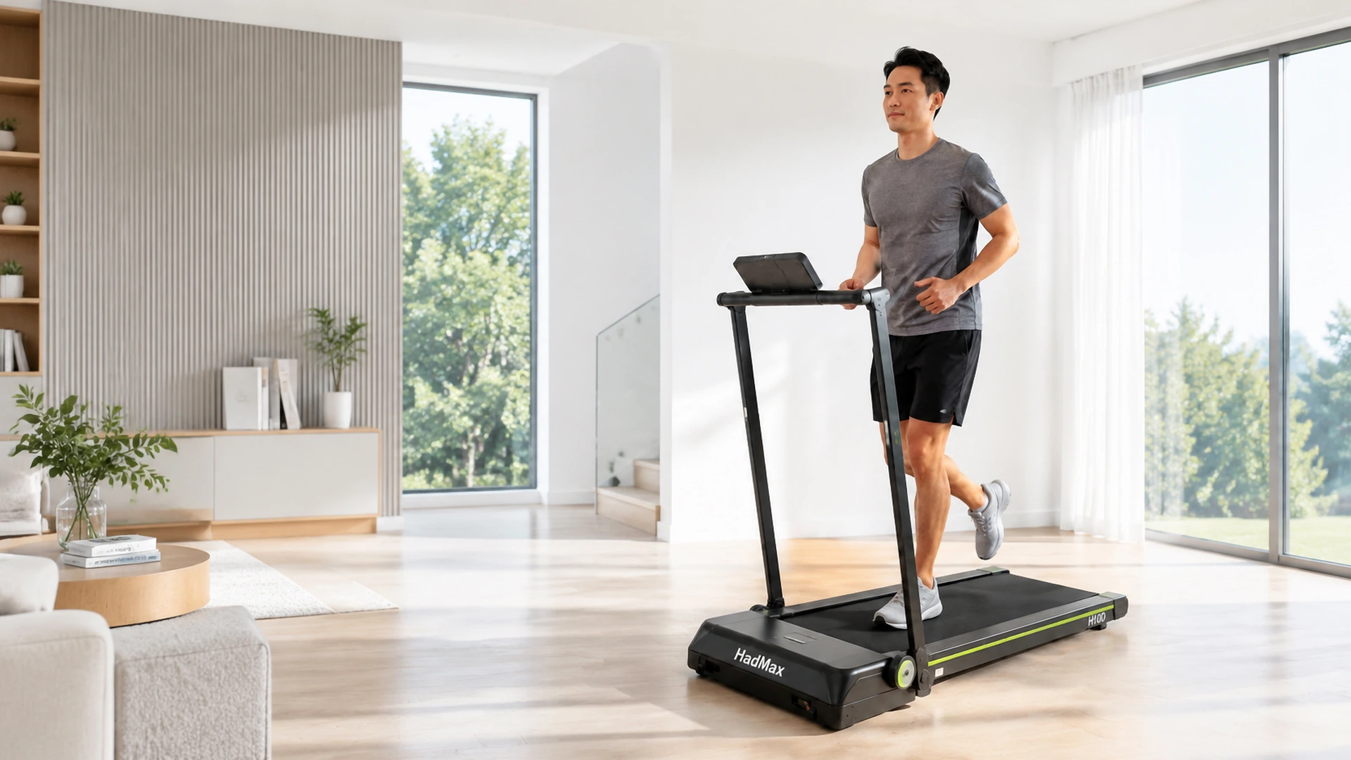 带有清晰 HadMax 品牌标识的 H100 跑步机融入明亮住宅运动空间